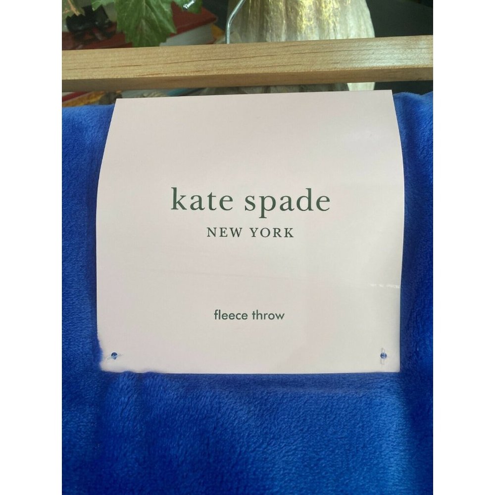 Kate Spade Soft Plush Fleece Throw Blanket NWT - Picture 3 of 5